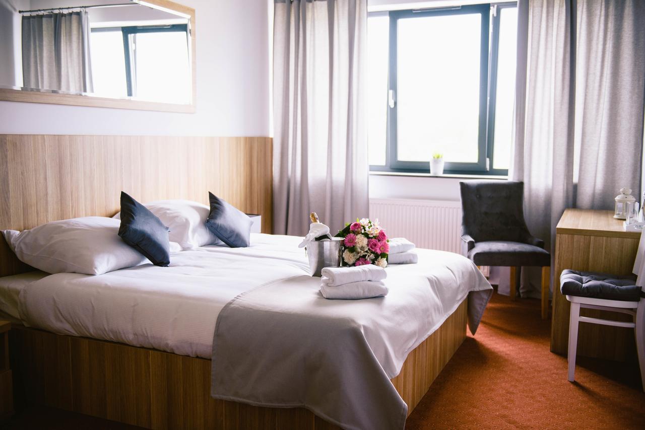 Hotel Turkovia 투렉 외부 사진